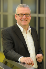 Dr.  Manfred Gossen 